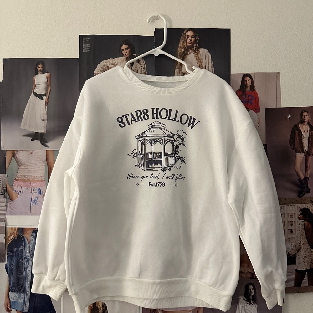 Stars Hollow White Sweatshirt